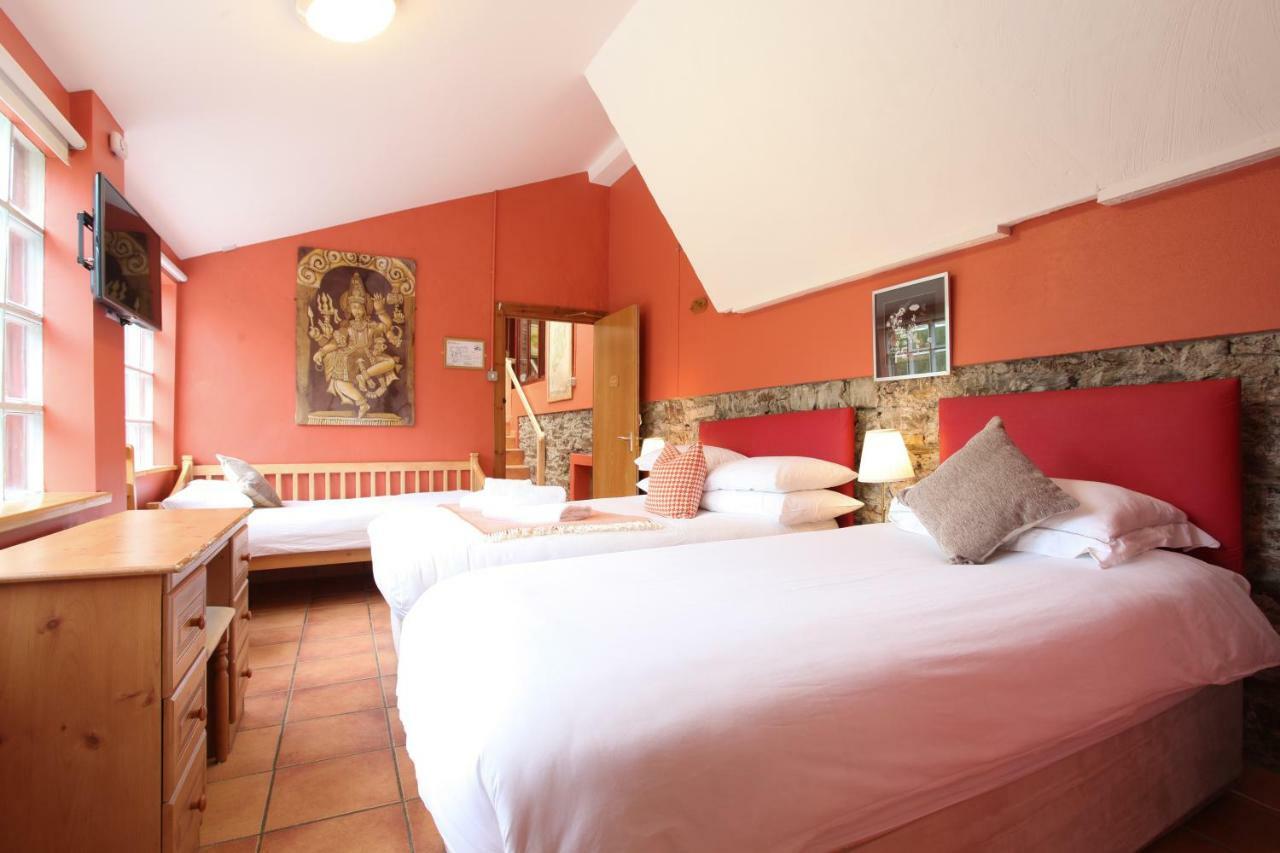 Moville Boutique Hostel&Apartments Extérieur photo